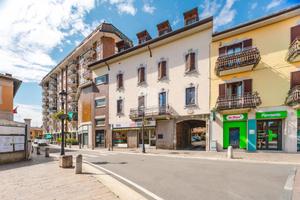 2 LOCALI A BOLLATE