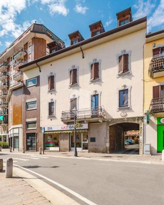 2 LOCALI A BOLLATE