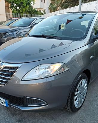 Lancia Ypsilon 1.2 69 CV 5 porte S&S Gold