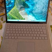 Microsoft Surface Laptop 2 Touchscreen + Docking