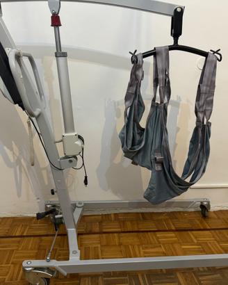 Sollevatore elettrico per disabili