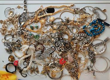Grande lotto di bigiotteria vintage