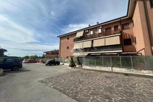 2 LOCALI A MARINO