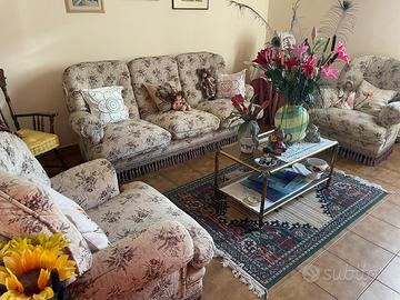 Salotto, divano e poltrone