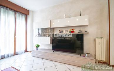 LUMINOSO TRE LOCALI IN SAN FRUTTUOSO