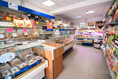 Cessione attività avviata in negozio di alimentari
