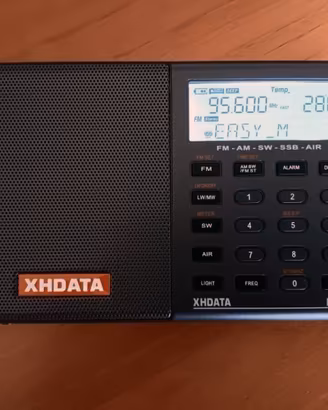 RADIO MULTIBANDA XHDATA 808