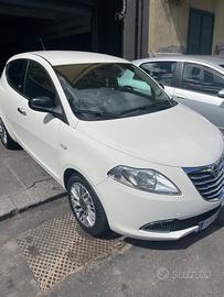 Lancia Ypsilon 1.2 69 CV 5 porte GPL Ecochic Plati