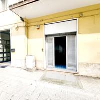 Localr commerciale in Via Guarini