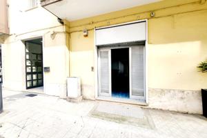 Localr commerciale in Via Guarini