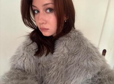 Giacca pelliccia eco elegante grigia