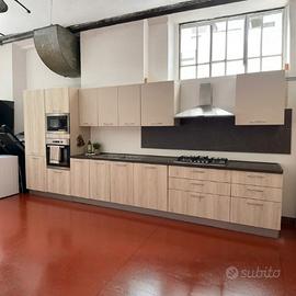 Cucina Lineare Completa di Elettrodomestici