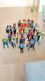 44 supereroi Marvel e DC