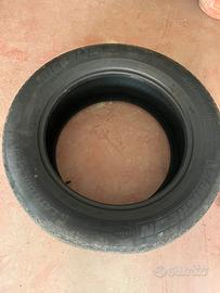 Gomme auto R 18 235/60
