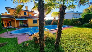 Villa singola con piscina 3 camere e 3 bagni