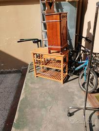 tavolino x cucina posate bottiglie 