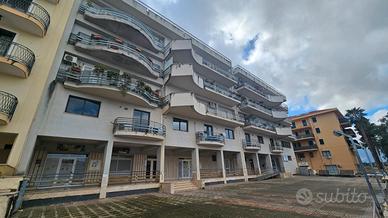 Elegante ufficio di 1° piano,pressi via Dante U/5