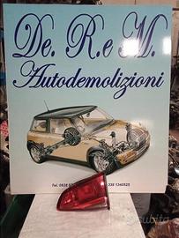 STOP POSTERIORE DESTRO INTEGRATO NEL PORTELLO VOLK