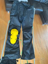 Pantaloni moto