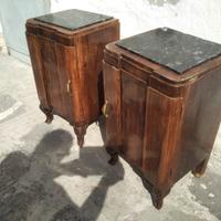 Antica copia di comodini degli anni 20