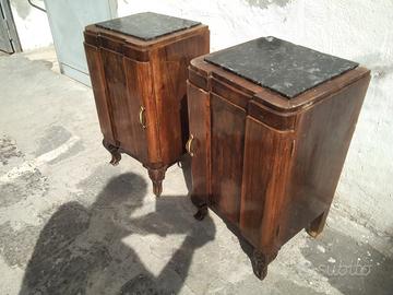 Antica copia di comodini degli anni 20