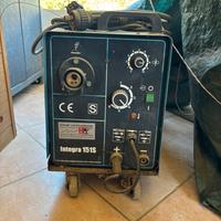 Saldatrice a filo continuo