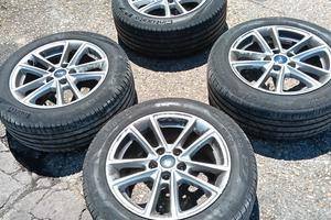 Gomme e cerchi in lega per Ford Focus 2016