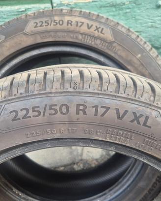 Gomme macchina usate come nuove