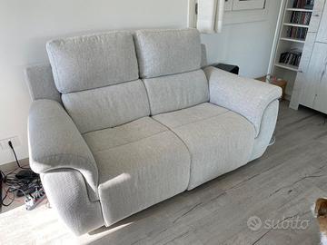 Divano estensibile elettrico PoltroneSofà