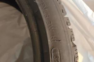Gomme Hankook winter i*cept evo 3 W330 215/40/R18