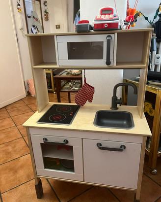 Cucina Ikea per bambini più cassa supermercato