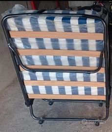 Letto brandina pieghevole, con materassino da 10cm