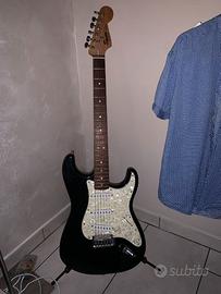 Chitarra Elettrica Squier + Ampli + Custodia