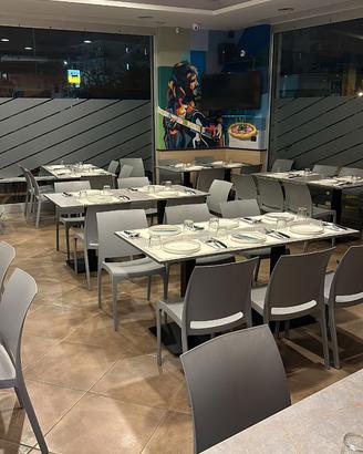 Allestimento tavoli e sedie