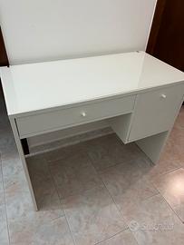 Tavolo make-up /scrivania studio