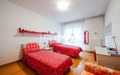 Stanza - Camera a Milano 4 locali