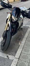 Aprilia dorsoduro 750 abs