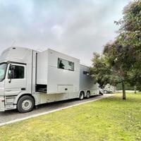 Van Mercedes JK trasporto cavalli con living e pop