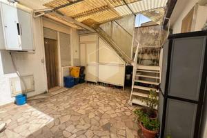 Casa singola con veranda interna e terrazza