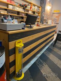 Arredo negozio in legno d’abete (artigianale)