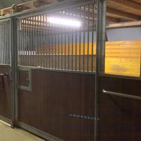 Frontali per box cavalli,