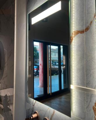 Specchio di Design con  LED - Made in Italy