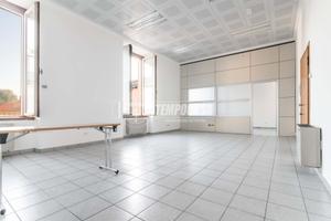 UFFICIO IN PIENO CENTRO LIBERO SUBITO!!