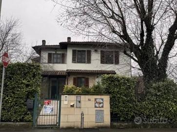 Immobile in asta di 439 m² con più di 5 locali e b