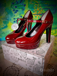 Scarpe nuove con plateau