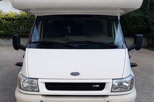 Kentucky Estro 5 Ford Transit T350 gemellato