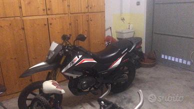 125 a benzina (iniezione elettrica)