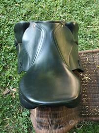 sella da salto Supreme nera