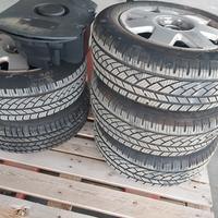 185 60 R14 82H + cerchi in lega