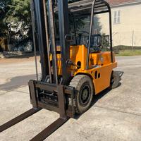 Muletto carrello elevatore om30 diesel